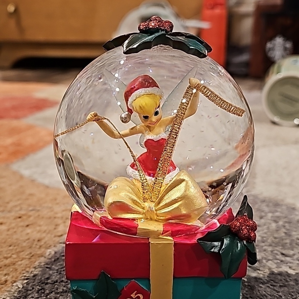 Vintage 2005 Tinker Bell Christmas Snow Globe